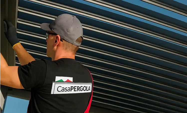 Casa Pergola installer fitting free standing pergola roof slats during installation